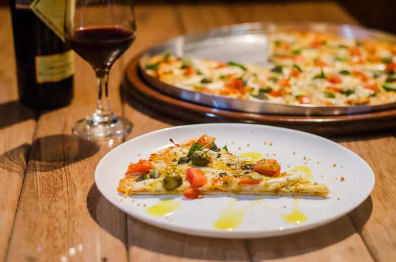 luce pizza Truffle Bianca white pizza with truffle oil